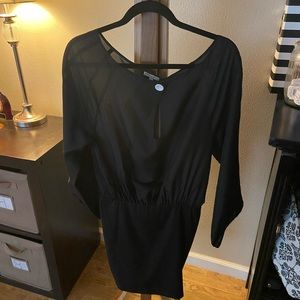 Beautiful designer dress, worn once in the Red carpet for a museum fundraiser.